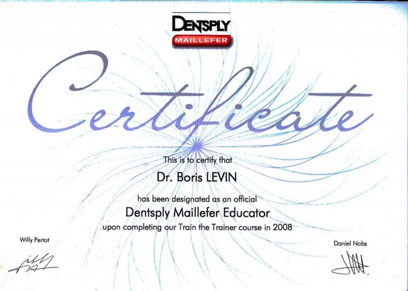 Сертификат официального преподавателя компании Dentsply